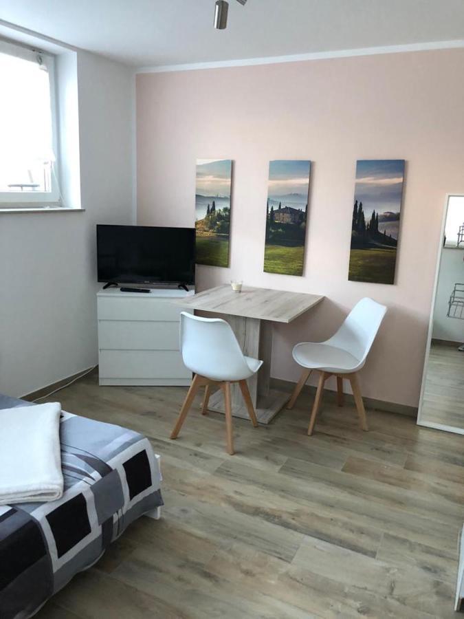Ferienwohnungen Lamisto Am Waldesrand Neckartenzlingen Dış mekan fotoğraf